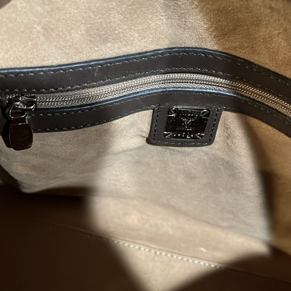 MCM Visetos Python Lion Princess Limited Edition Boston Top Handle Bag - Picture 9 of 11